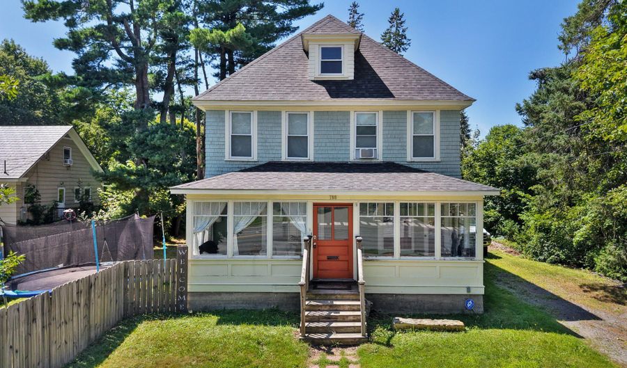 788 Union St, Bangor, ME 04401 - 3 Beds, 1 Bath