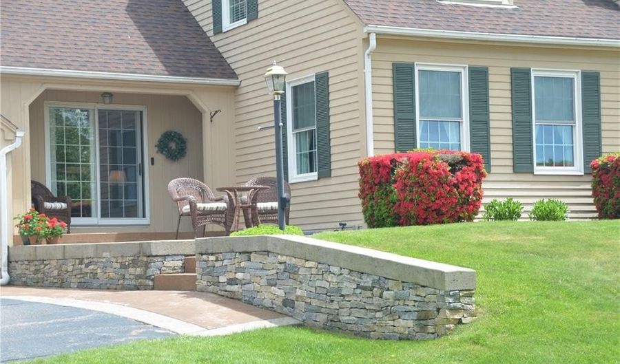 410 Wandsworth St, Narragansett, RI 02882 - 3 Beds, 3 Bath