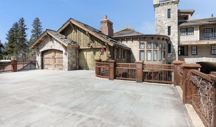 30 Bear Dance Vlg, Bigfork, MT 59911 - 3 Beds, 4 Bath
