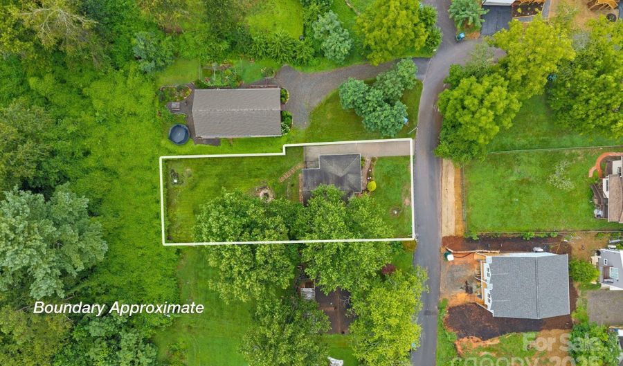19 Rhudy Rd, Asheville, NC 28806 - 3 Beds, 2 Bath