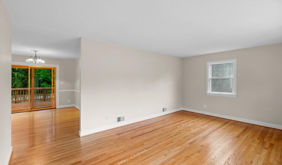 7100 OLD CHAPEL Dr, Bowie, MD 20715 - 5 Beds, 3 Bath
