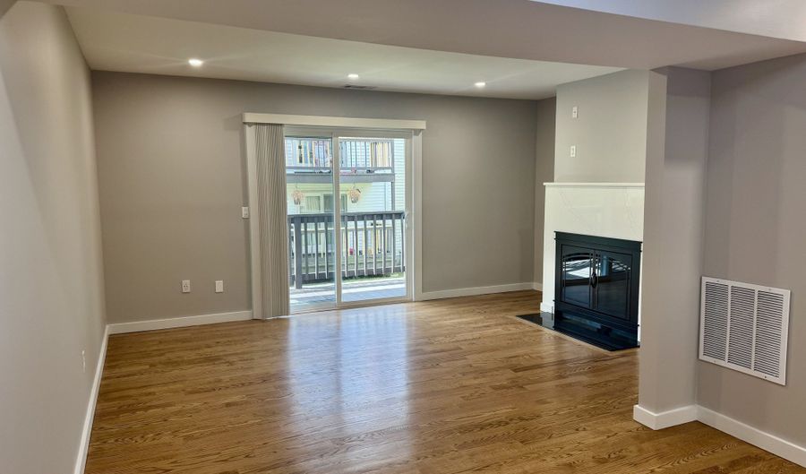 25 Padanaram Rd 63, Danbury, CT 06811 - 2 Beds, 2 Bath