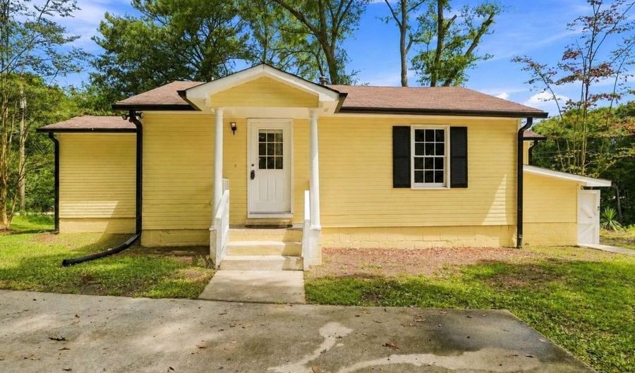 3350 Center St, Austell, GA 30106 - 3 Beds, 1 Bath