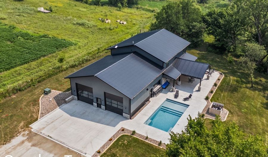 32100 Post Hill Rd, Adel, IA 50003 - 3 Beds, 3 Bath