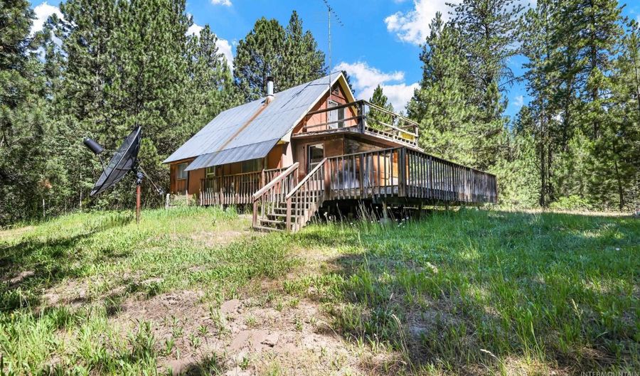 207 Ponderosa Ln, Cascade, ID 83611 - 3 Beds, 2 Bath