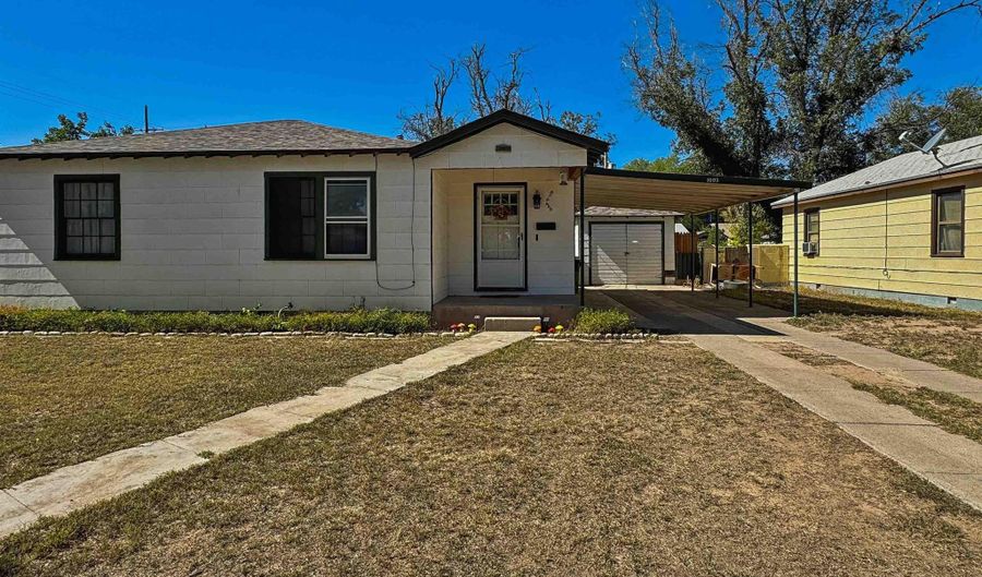 1003 N Edward St, Carlsbad, NM 88220 - 3 Beds, 1 Bath