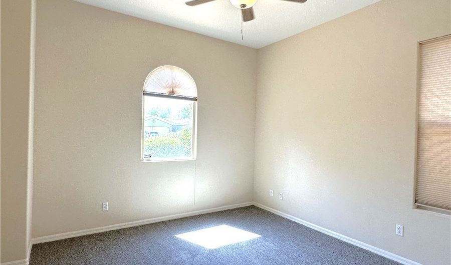 14 Hammock Dunes Ct, Henderson, NV 89052 - 2 Beds, 2 Bath