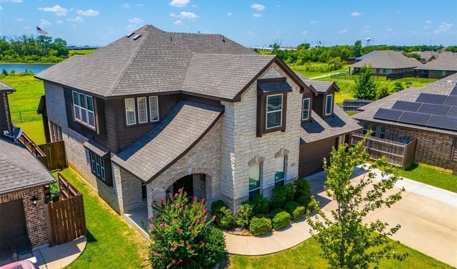105 Cimmaron Ct, Alvarado, TX 76009 - 5 Beds, 4 Bath