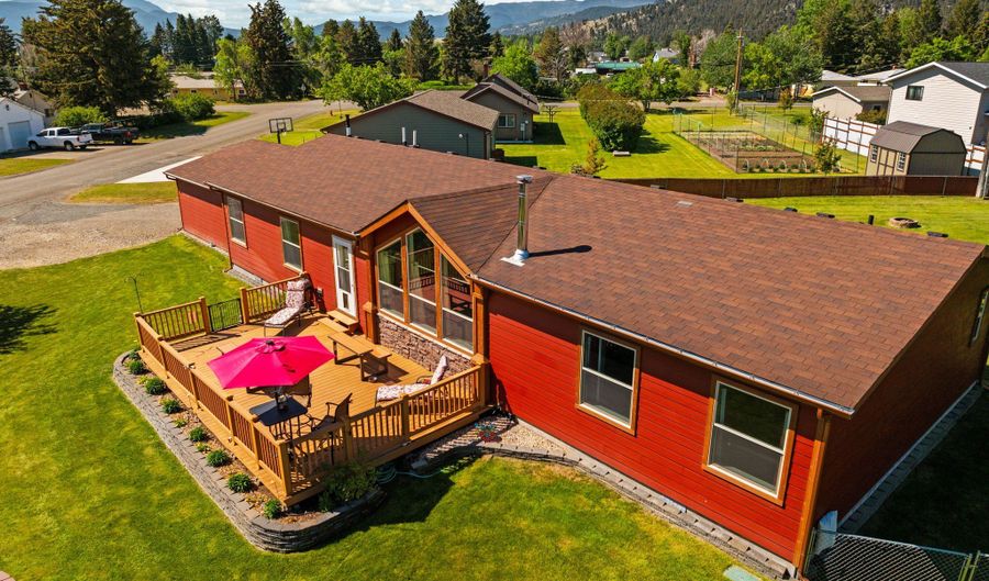 201 N Jackson St, Boulder, MT 59632 - 3 Beds, 2 Bath