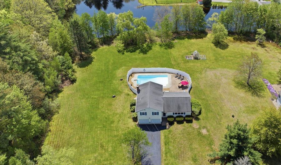 30 Tirrell Rd, Bedford, NH 03110 - 3 Beds, 3 Bath