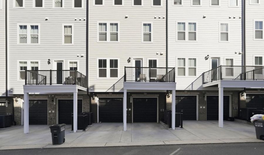 42605 NUBBINS Ter, Ashburn, VA 20147 - 3 Beds, 3 Bath