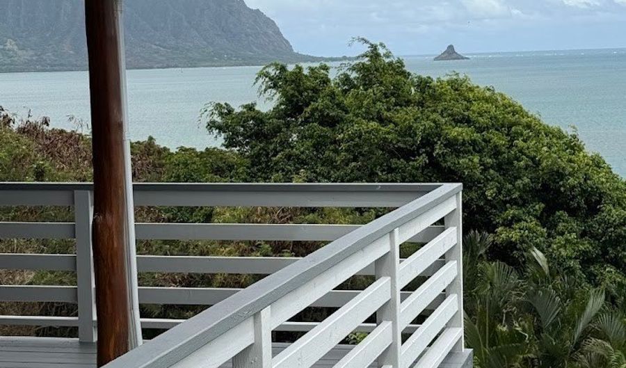 47-392 Mawaena St, Kaneohe, HI 96744 - 3 Beds, 4 Bath