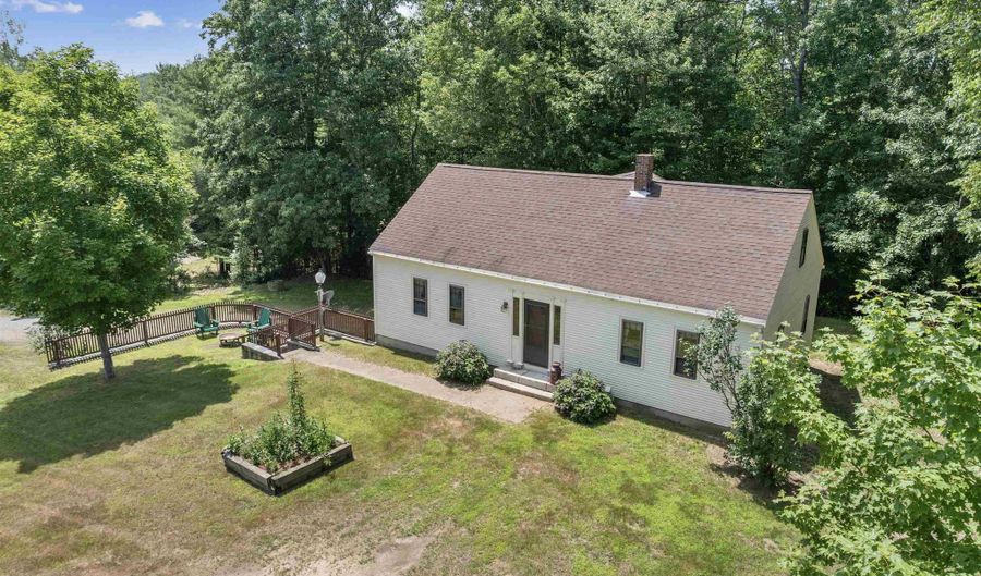 8 Jodi Dr, Belmont, NH 03220 - 3 Beds, 2 Bath
