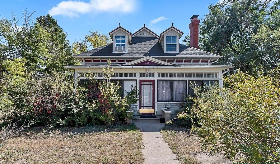 801 E 17TH St, Cheyenne, WY 82001 - 0 Beds, 3 Bath