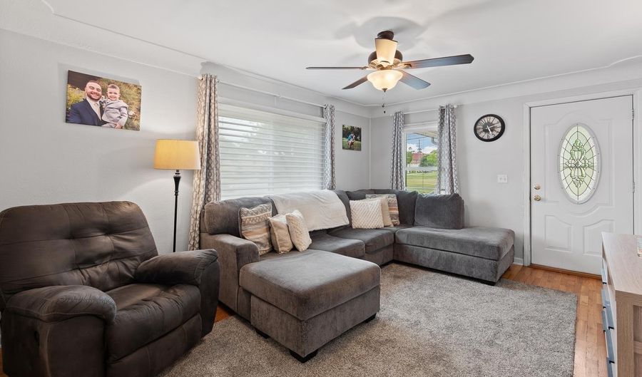955 Addison, Adrian, MI 49221 - 3 Beds, 2 Bath