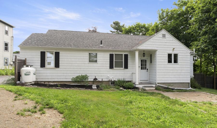 10 Blaine Ave, Augusta, ME 04330 - 3 Beds, 1 Bath