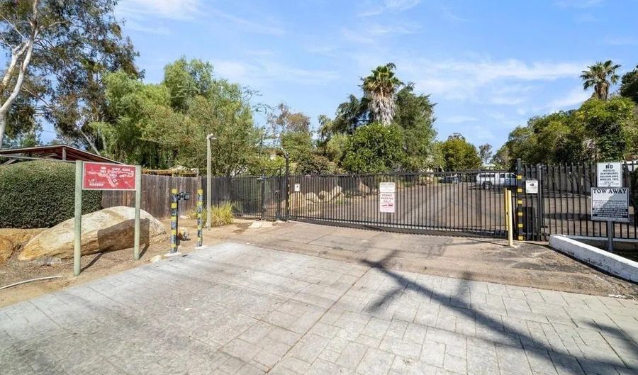 830 W Lincoln Ave 174, Escondido, CA 92026 - 2 Beds, 1 Bath