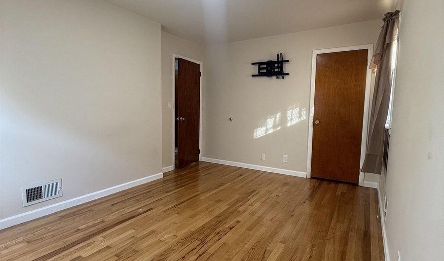 63 PROSPECT Ave 2, Bayonne, NJ 07002 - 3 Beds, 1 Bath