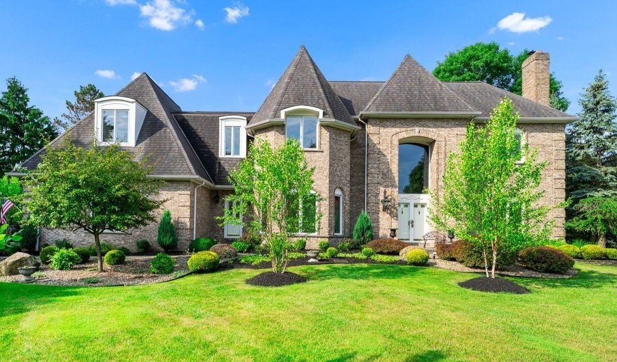 7 The Hamlet, Amherst, NY 14051 - 5 Beds, 5 Bath