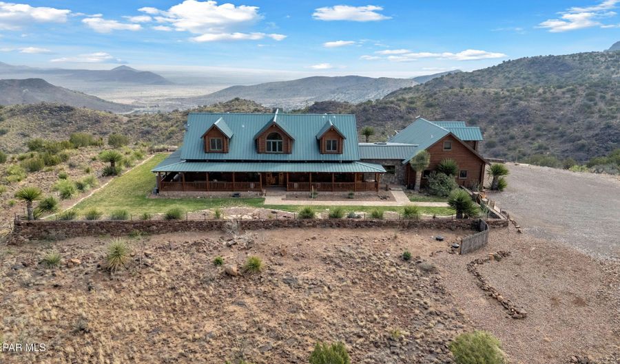 2 SCENIC RIDGE Rd N, Alpine, TX 99999 - 6 Beds, 7 Bath