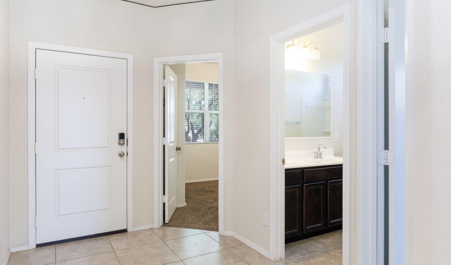 1075 W AVALON CANYON Dr, Casa Grande, AZ 85122 - 5 Beds, 3 Bath