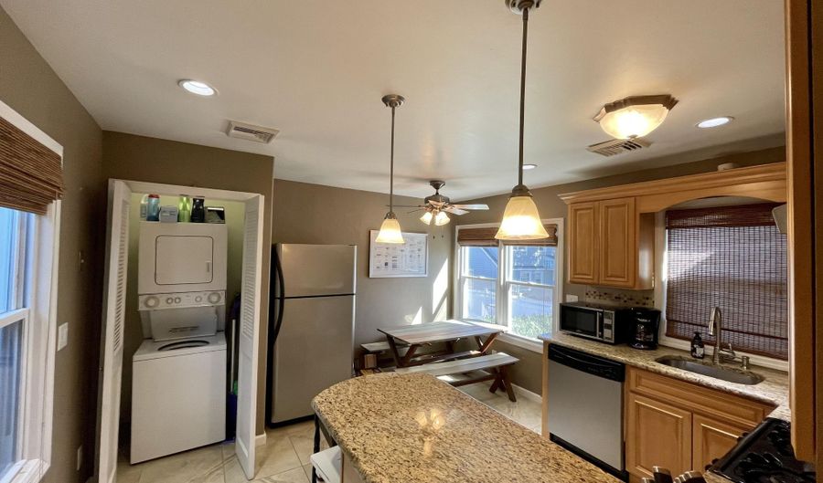 425 Sylvania Avenue Unit Garage Apartment Garage Apartment, Avon By The Sea, NJ 07717 - 2 Beds, 1 Bath