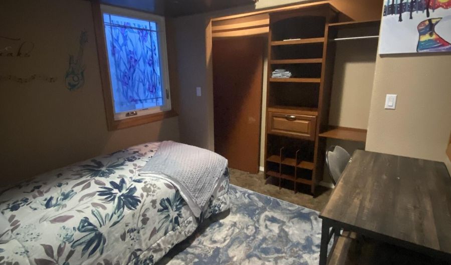 1518 Atkinson Dr, Anchorage, AK 99504 - 3 Beds, 2 Bath