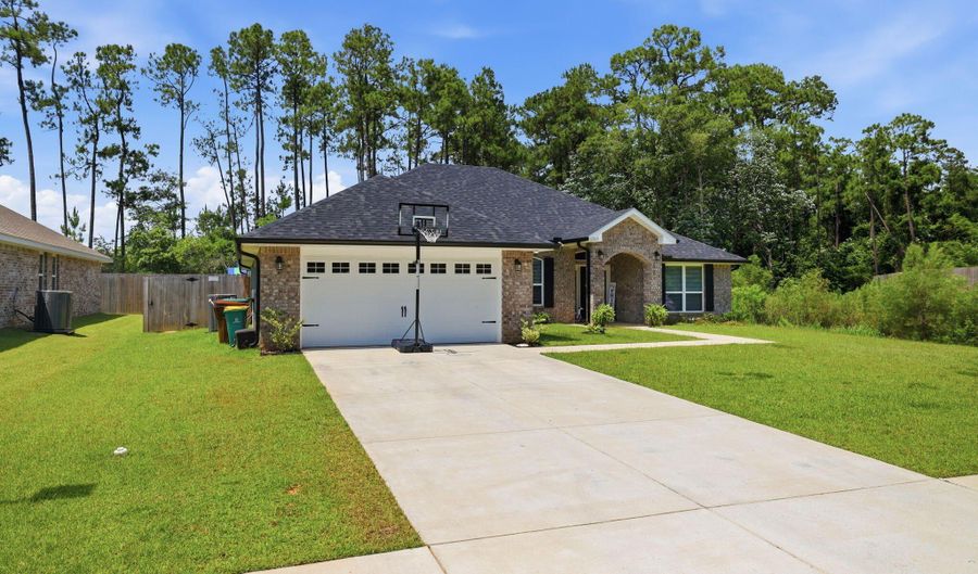 6268 Emerald Lk Dr, Biloxi, MS 39532 - 4 Beds, 3 Bath