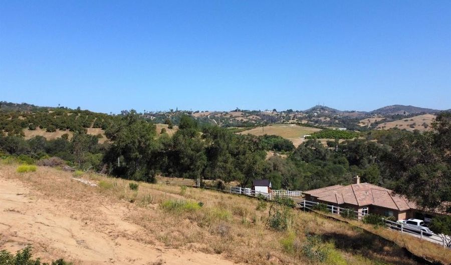 1409 Tecalote Dr, Fallbrook, CA 92028 - 5 Beds, 5 Bath