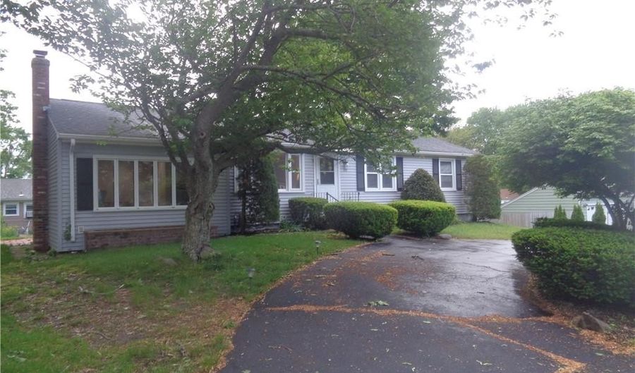 155 Lewiston St, Warwick, RI 02889 - 3 Beds, 1 Bath