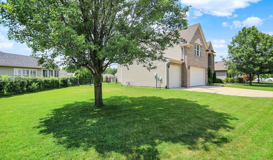 5142 Cedar Mill Ln, Indianapolis, IN 46237 - 4 Beds, 3 Bath