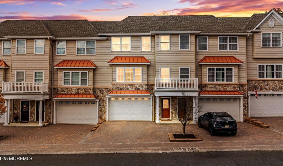 47 White Oak Ln, Aberdeen, NJ 07747 - 3 Beds, 4 Bath