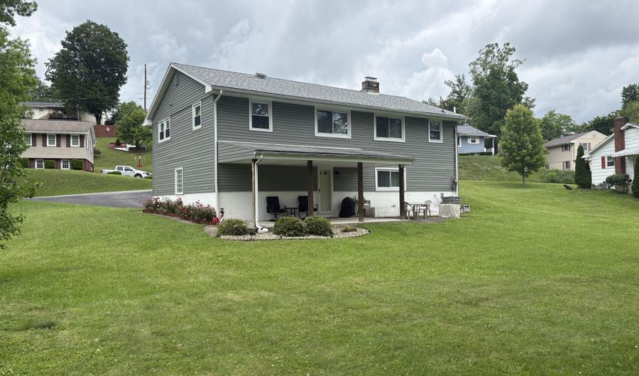 152 Indiana Dr, Altoona, PA 16602 - 3 Beds, 2 Bath