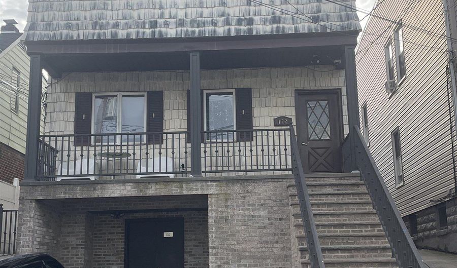 172 W 24TH St 2 Rear, Bayonne, NJ 07002 - 2 Beds, 1 Bath