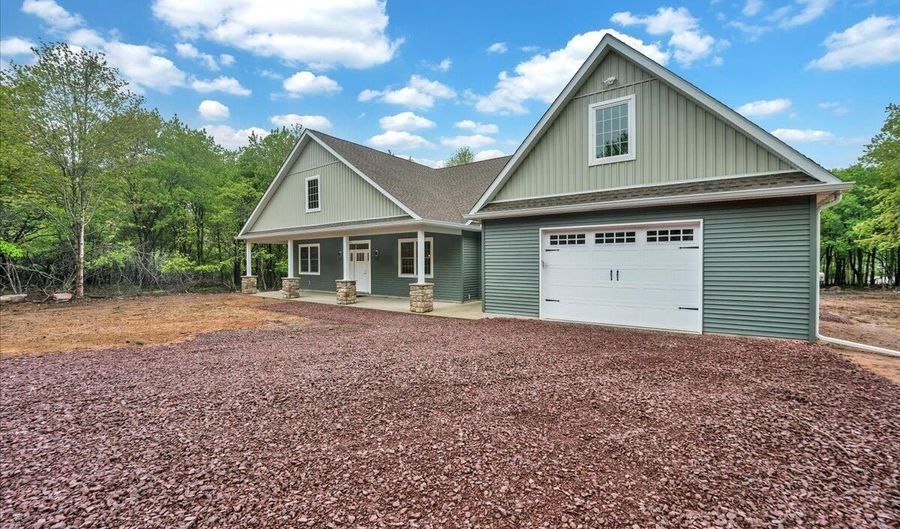 111 Parker Mews, Albrightsville, PA 18210 - 4 Beds, 4 Bath