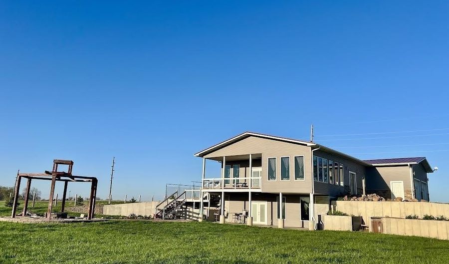 1705 Whitney St, Atlantic, IA 50022 - 4 Beds, 3 Bath