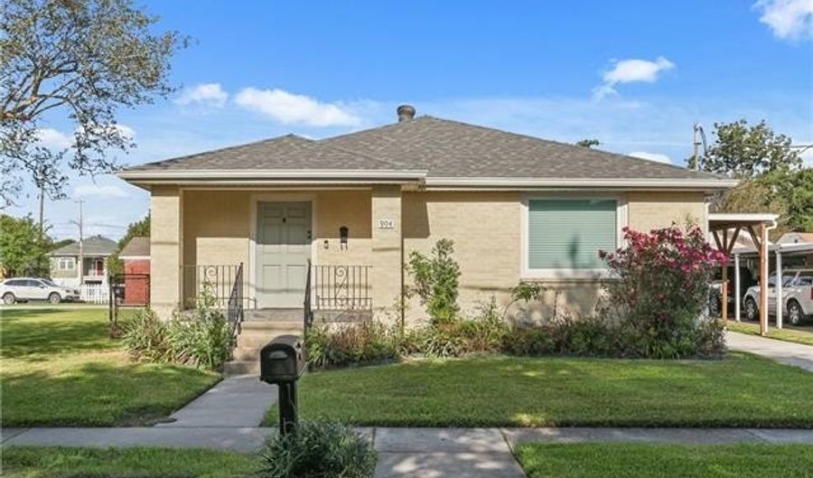 904 LEBEAU St, Arabi, LA 70032 - 4 Beds, 2 Bath