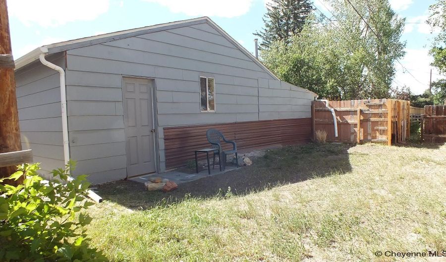 6907 WILLSHIRE Blvd, Cheyenne, WY 82009 - 3 Beds, 2 Bath