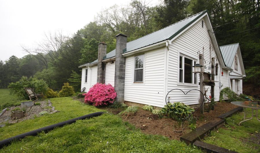 993 DEVITT CAMP Rd, Allenwood, PA 17810 - 2 Beds, 1 Bath