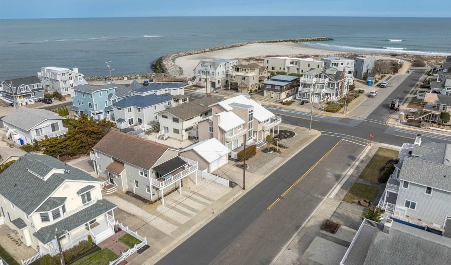 25 W 9th St, Avalon, NJ 08202 - 5 Beds, 4 Bath