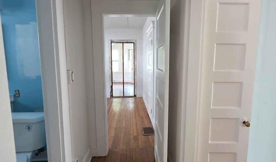 269 N Main St, Ansonia, CT 06401 - 3 Beds, 1 Bath