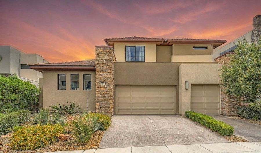 10313 Jade Point Dr, Las Vegas, NV 89135 - 4 Beds, 4 Bath