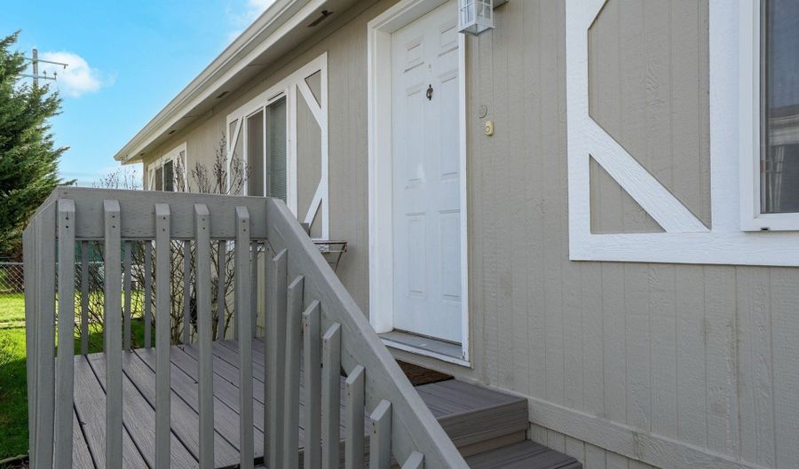 705 STAFFORD St, Aumsville, OR 97325 - 3 Beds, 2 Bath