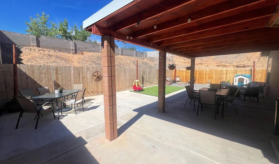 6148 Malpais Park Ave NW, Albuquerque, NM 87114 - 3 Beds, 2 Bath