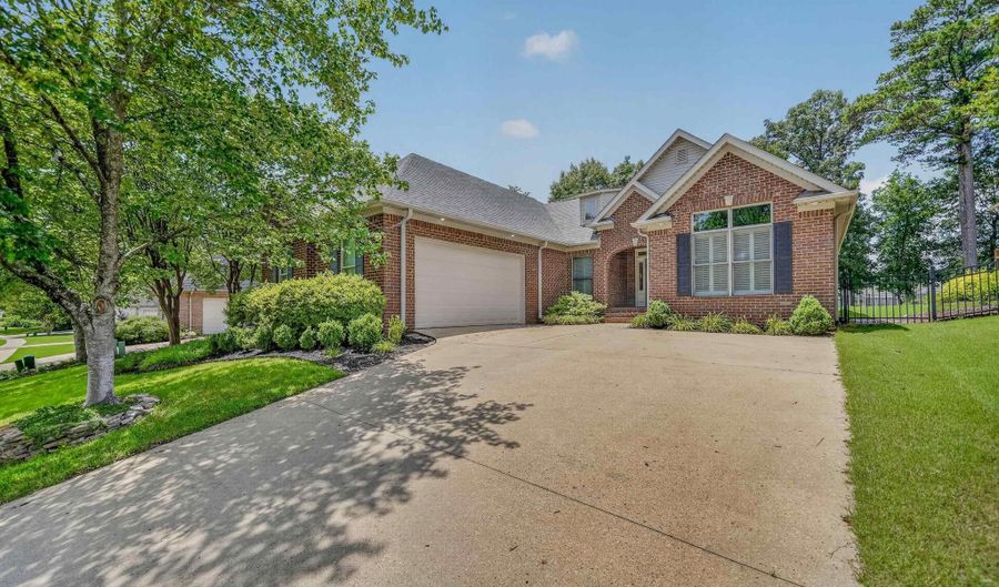 23192 Piney Creek Dr, Athens, AL 35613 - 3 Beds, 4 Bath