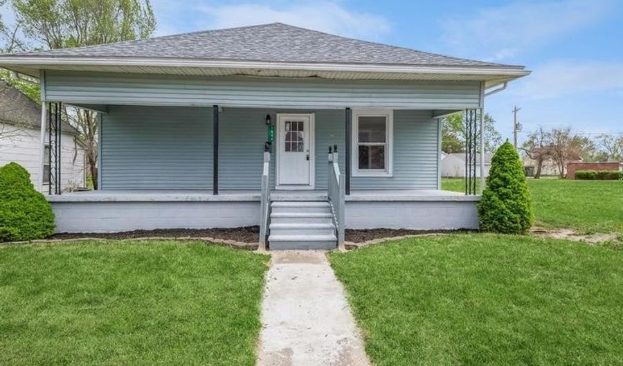 1044 S 4TH St, Clinton, IN 47842 - 3 Beds, 1 Bath