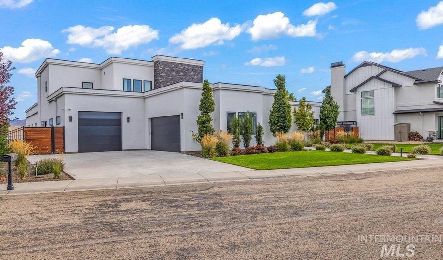 3492 E Heartleaf Dr, Boise, ID 83716 - 4 Beds, 4 Bath