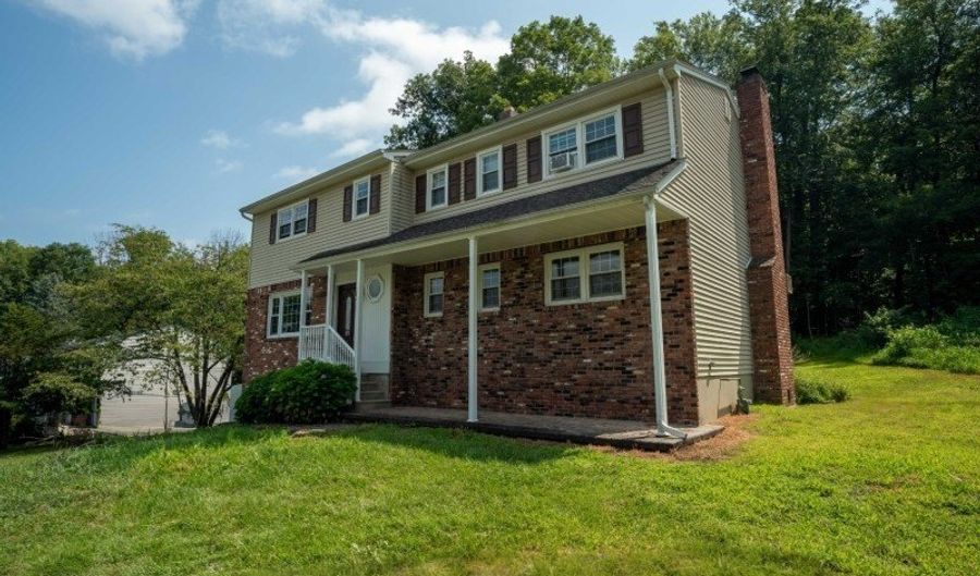 16 Hemlock Dr, Alloway, NJ 07462 - 5 Beds, 3 Bath