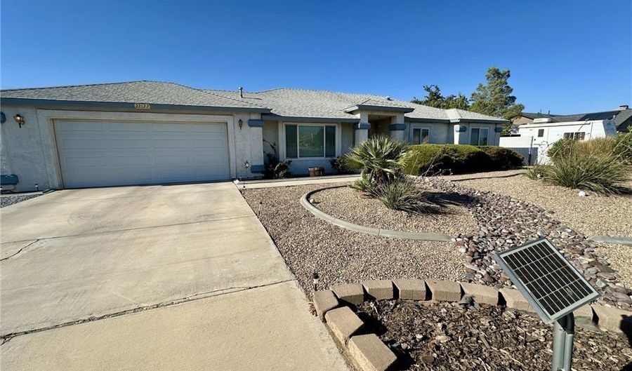 22122 Goshute, Apple Valley, CA 92307 - 3 Beds, 2 Bath
