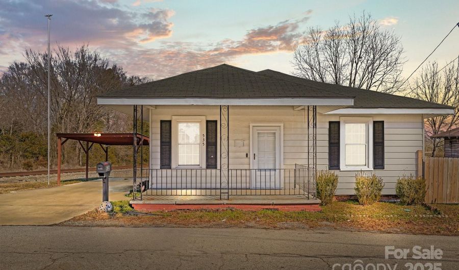 535 5th St, Chester, SC 29706 - 3 Beds, 1 Bath